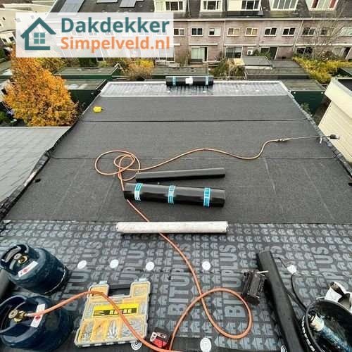 Plat dak Simpelveld opnieuw leggen